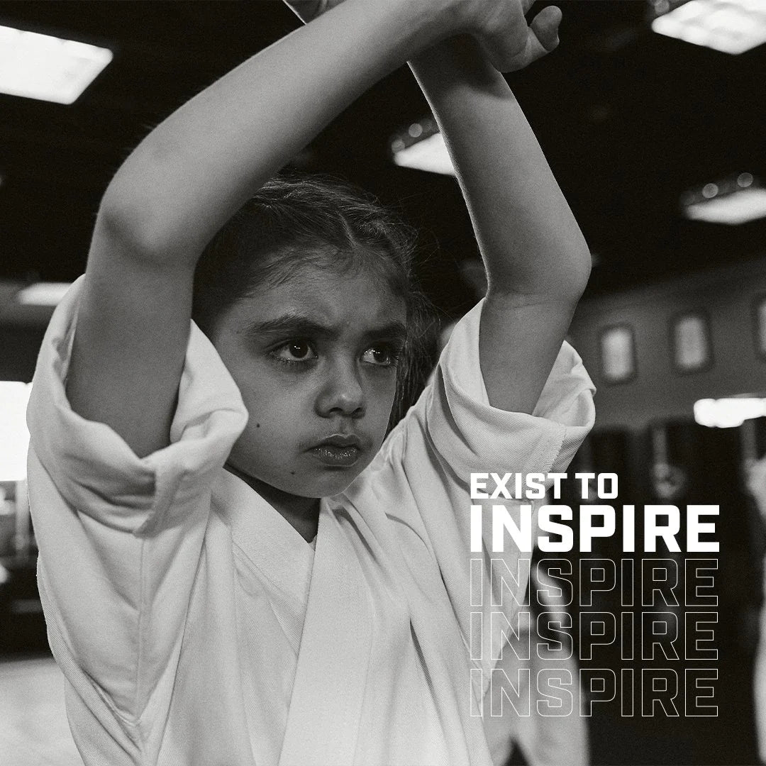 children in martial arts class